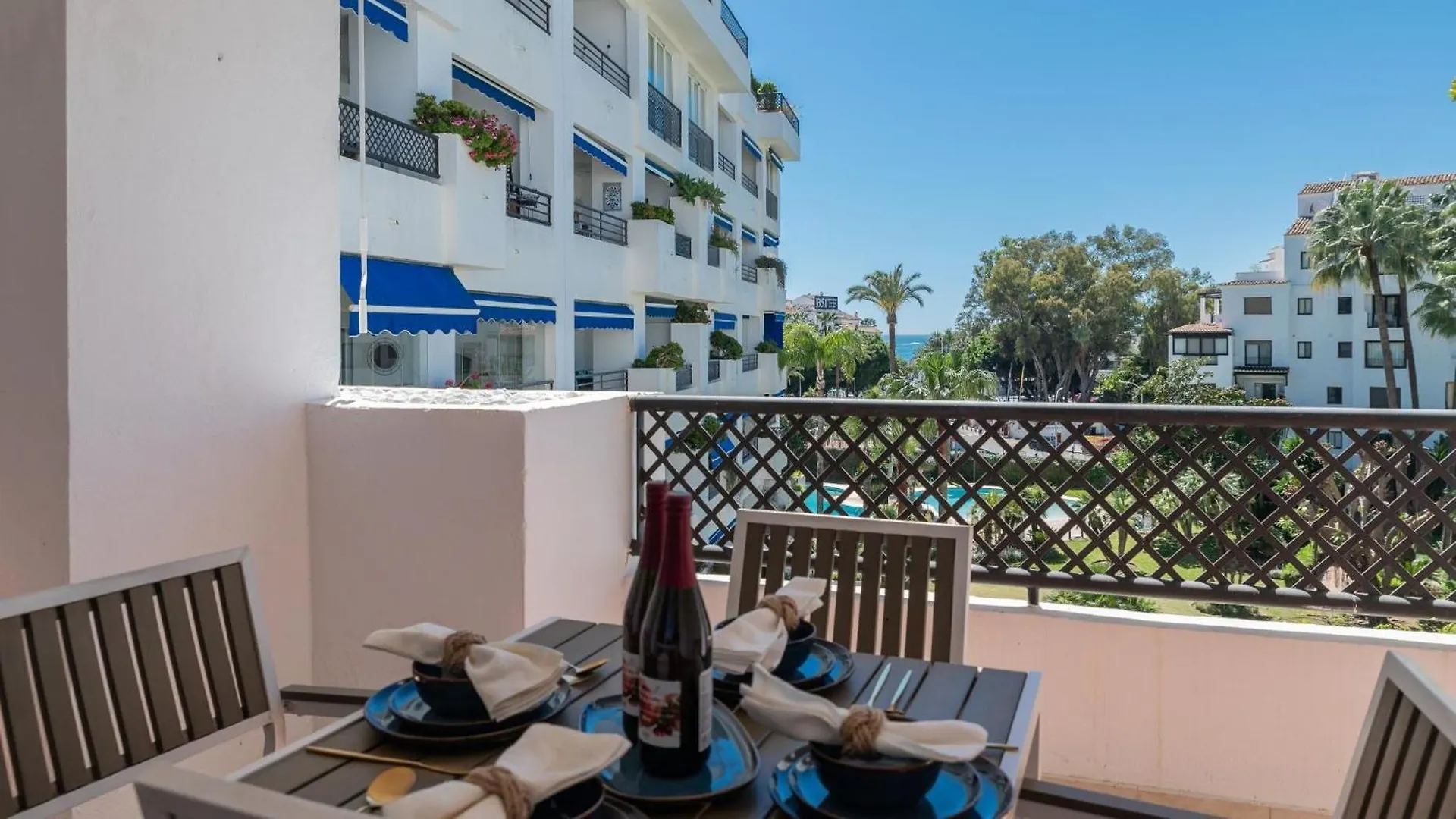 Apartment Mediterranean Getaway Seaviews At Puerto Banus Marbella Spain